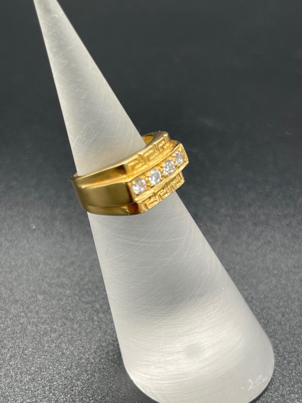Mens 18ct Yellow Gold CZ Pinky Ring (PreOwned)