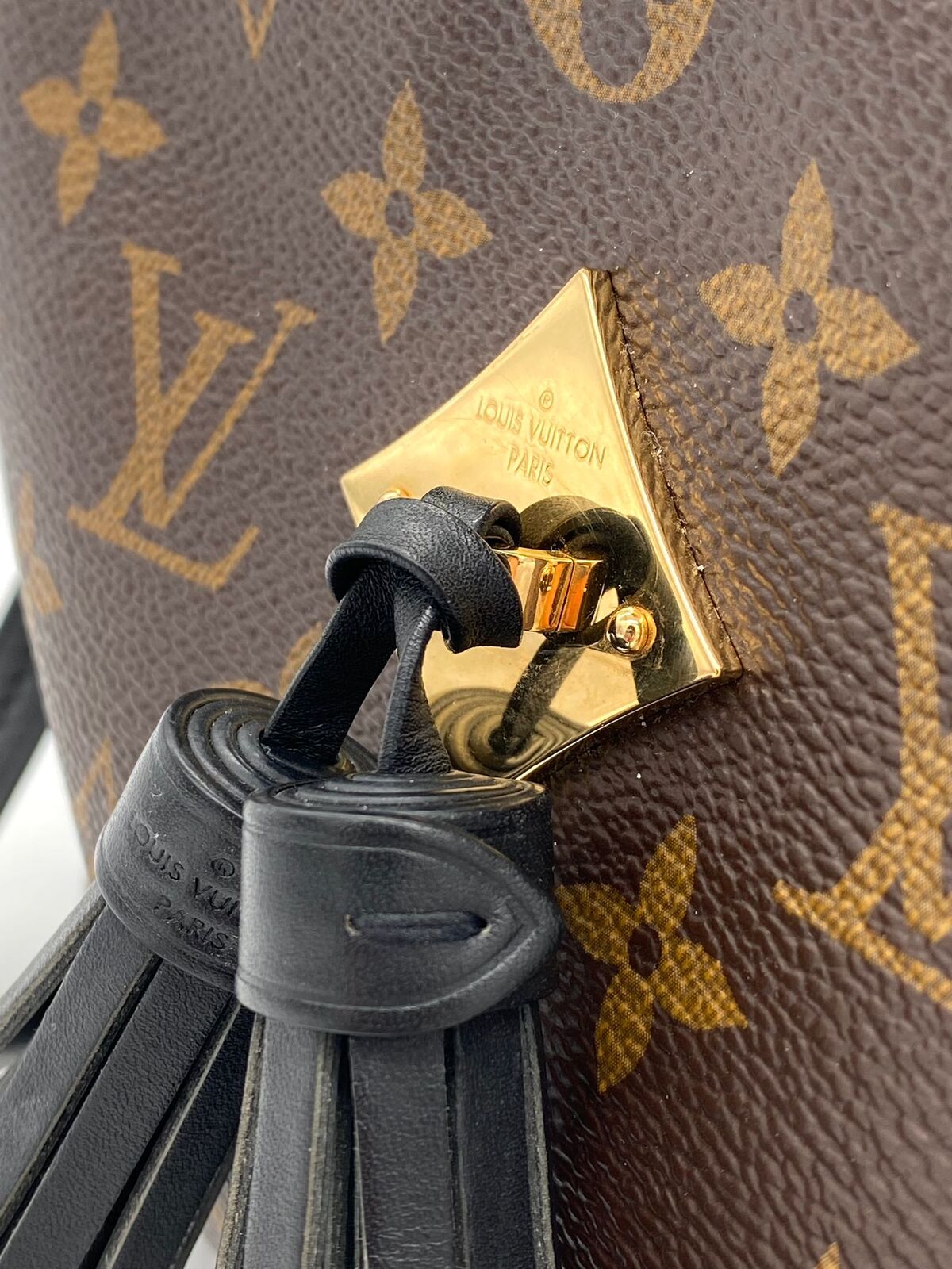 Used louis vuitton saintonge crossbody / SMALL - LEATHER