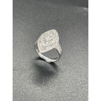 Ladies 18ct White Gold Diamond Cluster Ring Fine Jewellery 9.2 Grams Size UK R