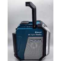 Makita DMR115 18V Cordless Bluetooth Jobsite Radio 3.0Ah Battery and Charger