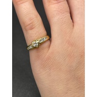 Ladies 18ct Yellow Gold Diamond Ring