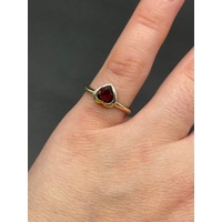 Ladies 9ct Yellow Gold Heart Shape Red Gemstone Ring