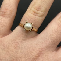 Ladies 9ct Yellow Gold White Pearl Ring