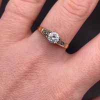 Ladies 9ct Yellow Gold Cubic Zirconia Ring