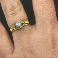 Ladies 18ct Yellow Gold Diamond Ring