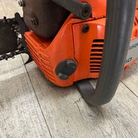 Husqvarna 340 16 Inch 2-Stroke Chainsaw 40.8cc 2.7HP Gas Chainsaw