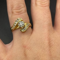 Ladies 18ct Yellow Gold Natural Diamond Engagement Ring