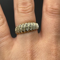 Ladies 9ct Yellow Gold Natural Diamond Ring