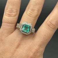 Unisex 9ct Yellow Gold Aqua Gemstone and Diamond Ring