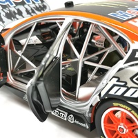 1:18 Biante Holden VF Commodore V8 Supercar 2015 ANZAC Appeal 675 of 702