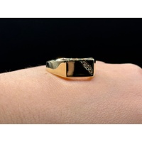 Mens 9ct Yellow Gold Signet Ring