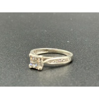 Ladies 9ct White Gold Diamond Cluster Ring