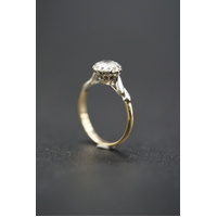 Ladies 9ct Yellow Gold Vintage Design Ring