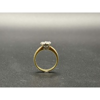 Ladies 18ct Yellow Gold Diamond Cluster Flower Ring