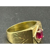 Men’s 18ct Yellow Gold Red-Coloured Stone Signet Ring