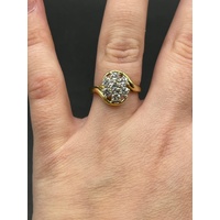 Ladies 18ct Yellow Gold Diamond Flower Ring