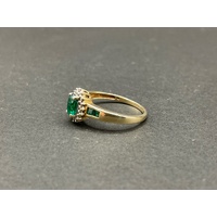 Ladies 9ct Yellow Gold Green Gemstones and Diamonds Ring