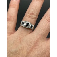 Ladies 10ct Yellow Gold Blue Sapphire and Diamonds Ring