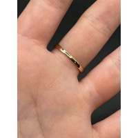 Ladies 9ct Yellow Gold Green Gemstone Ring