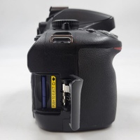 Nikon D5100 16.2MP DSLR Camera Kit 18-55mm VR Lens 8GB SD with Charger Strap