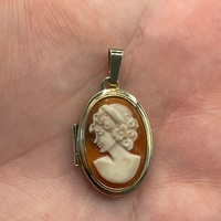 Ladies 9ct Yellow Gold Oval Cameo Pendant