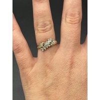 Ladies 9ct Yellow Gold Natural Diamond Ring