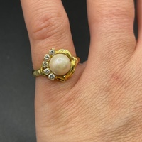 Ladies 9ct Yellow Gold White Pearl & Diamond Ring