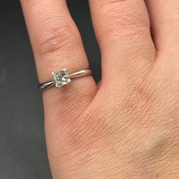 Ladies 18ct White Gold Solitaire Diamond Ring