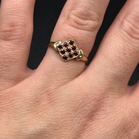 Ladies 9ct Yellow Gold Red Gemstone Ring