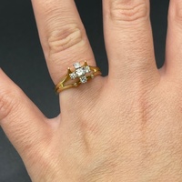 Ladies 18ct Yellow Gold Natural Diamond Ring