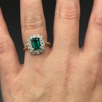 Ladies 9ct Yellow Gold Green Gemstone & Diamond Ring