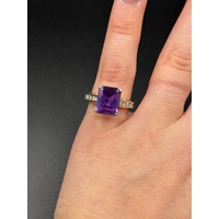 Ladies 9ct Yellow Gold Purple Gemstone & Diamond Ring
