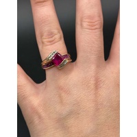 Ladies 9ct Yellow Gold Pink Gemstone Ring