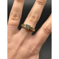 Ladies 9ct Yellow Gold Diamond Ring