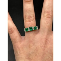 Ladies 18ct Yellow Gold Green Gemstone & Diamond Ring
