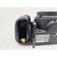 Nikon D5600 24.2MP DSLR Camera with AF-P 18-55mm VR Lens Bag Charger