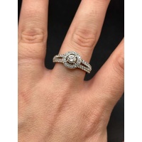 Ladies 18ct White Gold Diamond Cluster Ring
