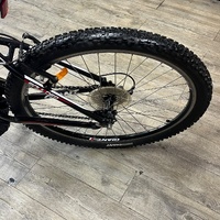 Giant Boulder 3 Mountain Bike Small Frame Black Red Mens Bicycle