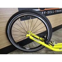 Kostka Twenty Max Adult Footbike Kick Scooter 20/20 Wheels 150kg Neon Yellow