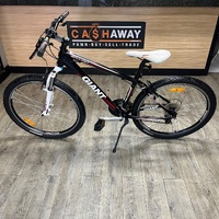 Giant Boulder 3 Mountain Bike Small Frame Black Red Mens Bicycle
