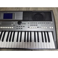 Yamaha PSR-S670 61 Key Arranger Workstation Keyboard 416 Voices 230 Styles