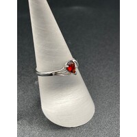 Ladies Solid 9ct White Gold Red Gemstone Ring High-Quality Fine Jewellery