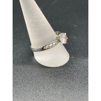 Ladies 14ct White gold CZ Ring (Pre-Owned)