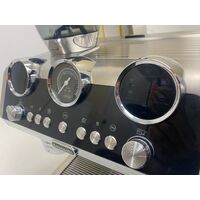 DeLonghi La Specialista Coffee Espresso Maker Machine with Attachments