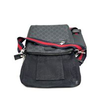 Gucci GG Supreme Black Small Messenger Bag with Entrupy COA (Pre-owned)