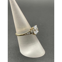 Ladies 9ct Yellow Gold Cubic Zirconia Ring