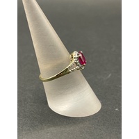 Ladies 9ct Yellow Gold Red Gemstone Ring