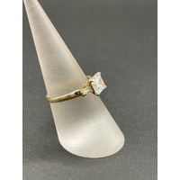 Ladies 9ct Yellow Gold Cubic Zirconia Ring