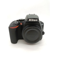 Nikon D3500 Digital Camera with 18-55mm Lens Charger 2x Batteries and Bag