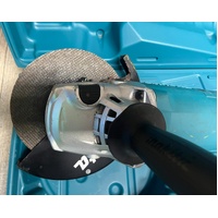  Makita GA9060K 9 Inch 230mm Corded Angle Grinder with Hard Case